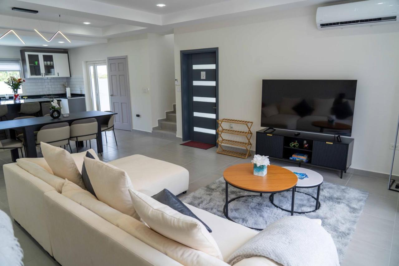 Spacious 3Br Home With Own Private Cozy Pool Koolbaai Exteriör bild