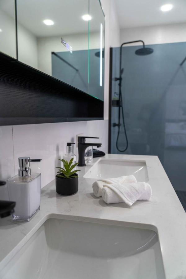 Spacious 3Br Home With Own Private Cozy Pool Koolbaai Exteriör bild